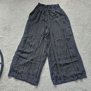 AMERICAN EAGLE Black Grey Pinstripe Culottes XXS NWT AE